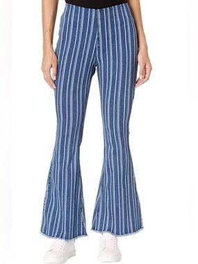 Rock&Roll Cowgirl Women’s Pull On High-Rise Flare Medium Wash Striped Jeans
